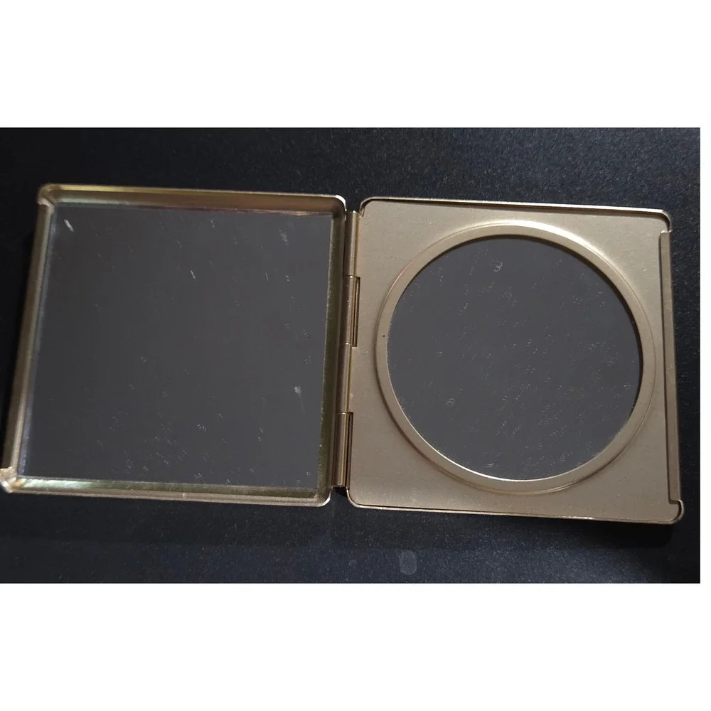 Vintage Compact Purse Mirrorr Silver Notre Dame Paris Souvenir Art